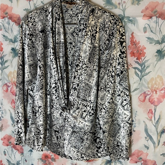 Vintage Floral Black and White Women's Top - Picture 2 of 10